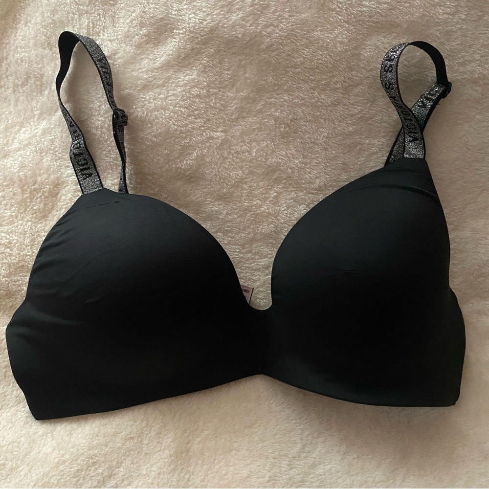 THE T-SHIRT Lightly-Lined Wireless No Wire/ Sans Armature Bra 32D